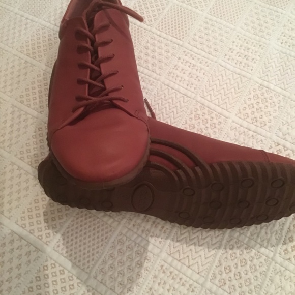 Fine Leather Tuscan Red Shoes - Picture 2 of 2